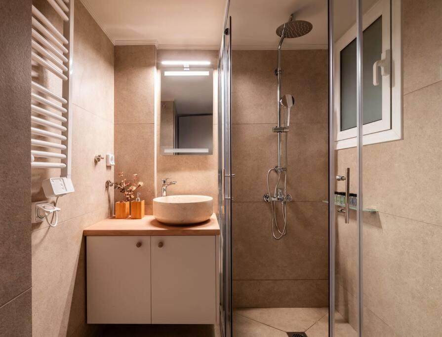Delightful Sense 2Bd Apt In Kolonaki 7 Min To Metro Athén Kültér fotó