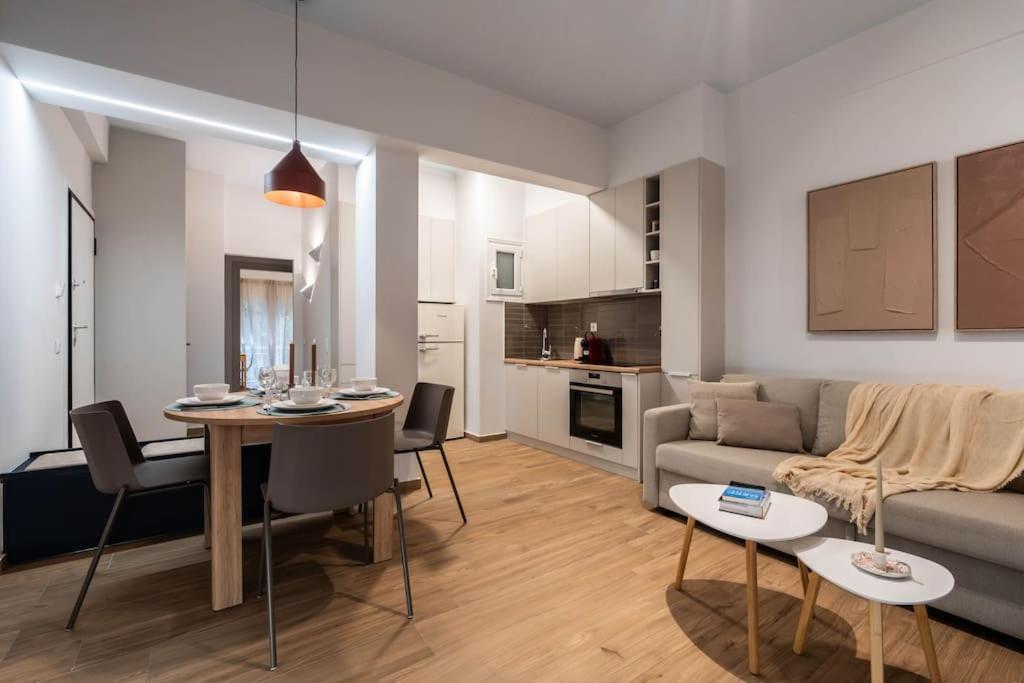 Delightful Sense 2Bd Apt In Kolonaki 7 Min To Metro Athén Kültér fotó